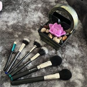 MAC Brushes (Bundle) RETAIL PRICE $234